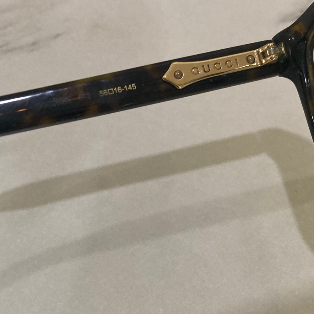 Gucci Men’s Tortoiseshell Rectangle Glasses with Gold Accents - Picture 15 of 16